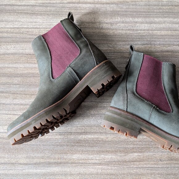 Timberland Lug Sole Chelsea Boots Olive Green Size 9 - Picture 1 of 10